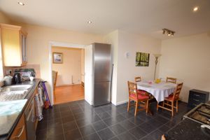Kitchen/Diner- click for photo gallery